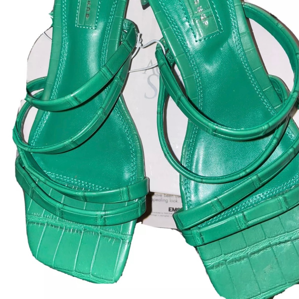 Topshop Women's  Square Toe Slip on Sandal Block Heels NEW FREE SHIPPING Sz38
